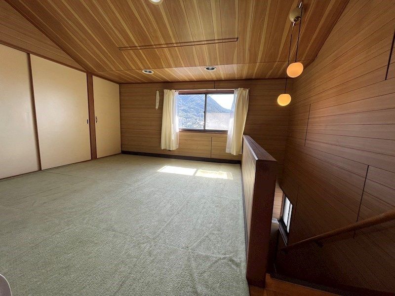 4LDK House with Solar Panels in Kitakyushu Moji Ward - Thumbnail 3