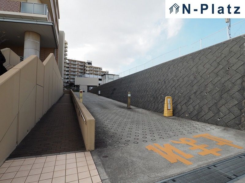 3LDK Apartment in Tarumi Urban Comfort Real Hills, Kobe - Thumbnail 2
