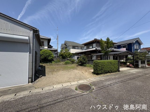 4LDK House for Sale in Komatsushima - 388m² Land - Thumbnail 3