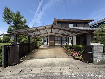 4LDK House for Sale in Komatsushima - 388m² Land — Image 1, Komatsushima, Tokushima