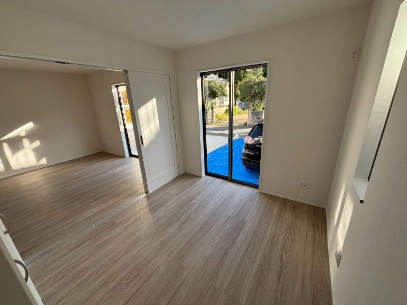 New 4LDK House in Okinawa City with Parking for 4 Cars - Thumbnail 3