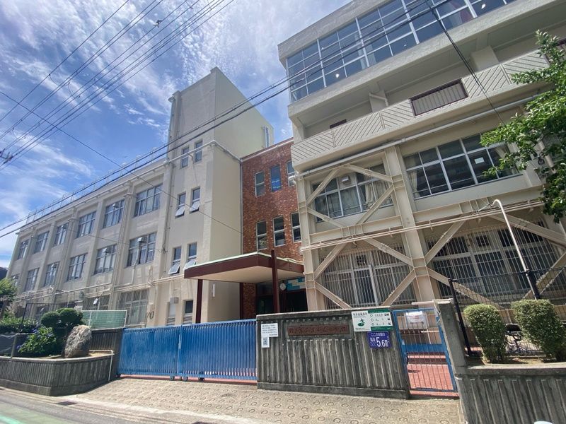 Elvair Kobe Motoyama Urban Life 3LDK Apartment for Sale - Image 1