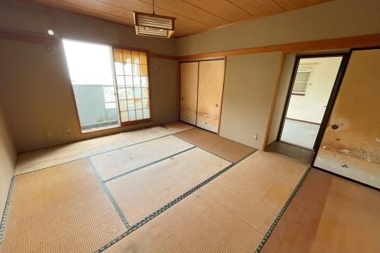4LDK House for Renovation in Atami Hills, Shizuoka - Thumbnail 2