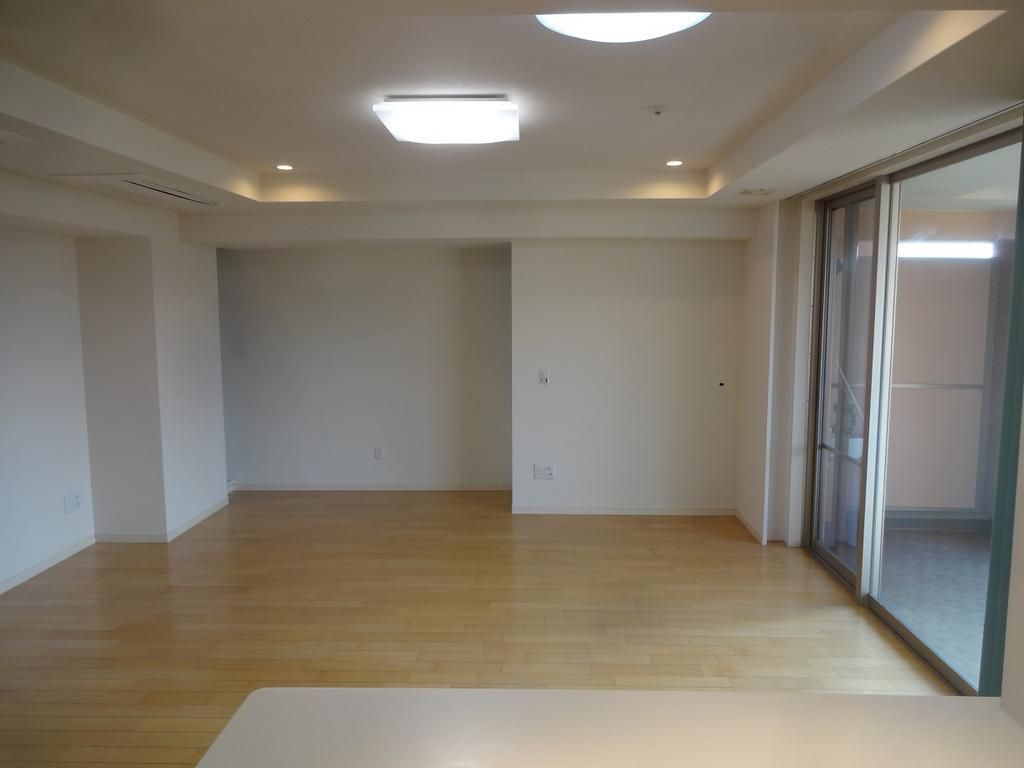 Modern 3LDK Apartment in Nishinomiya Marina Park - Thumbnail 4