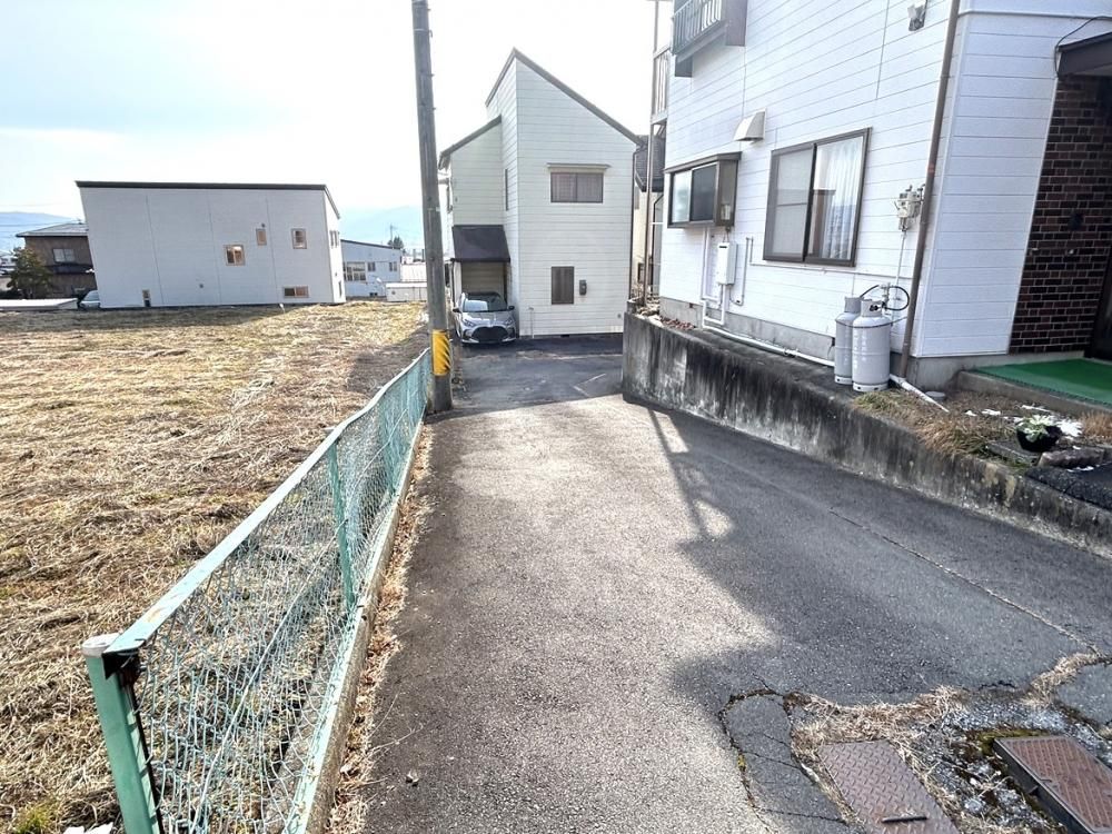 Renovated 3LDK House with Lake Suwa Views in Okaya, Nagano - Image 1