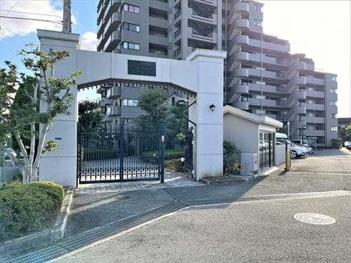 Domine Hanayashiki 6F 2SLDK Apartment for Sale in Takarazuka - Thumbnail 4