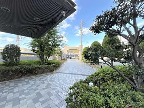 Domine Hanayashiki 6F 2SLDK Apartment for Sale in Takarazuka - Image 1