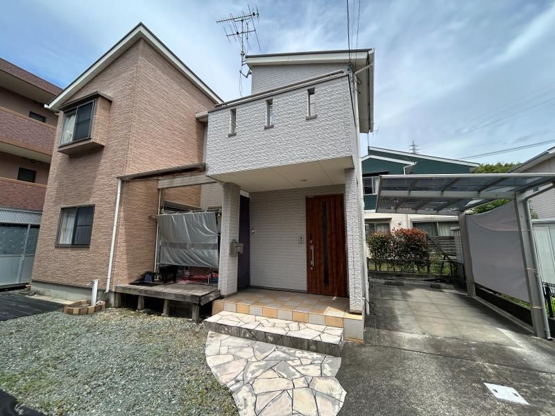 4LDK House in Kumamoto Kita Ward with Garden and Parking - Thumbnail 2
