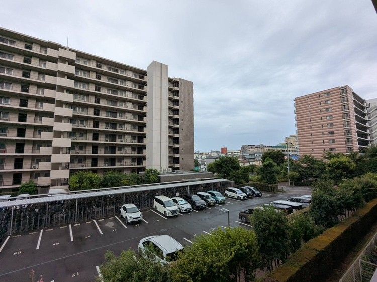 3LDK Apartment in Shiki Forest Terrace Complex - 2013 Build - Thumbnail 3