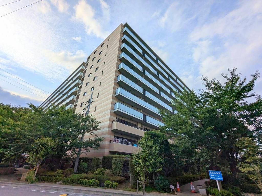 3LDK Apartment in Shiki Forest Terrace Complex - 2013 Build - Thumbnail 2