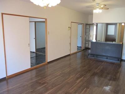 Renovated 3LDK Apartment in Kure City Central — Image 2, Kure, Hiroshima