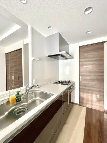Royal Garden Otesuji 3F: 1LDK Condo in Central Kochi City - Thumbnail 2