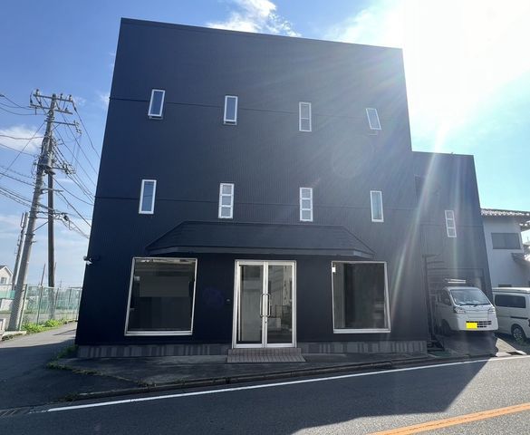 3LDK Office House in Sagamihara with Separate Living Space - Thumbnail 2