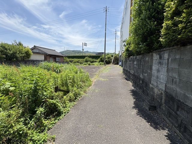 Land with Old House for Sale in Anan City, Tokushima - Thumbnail 2
