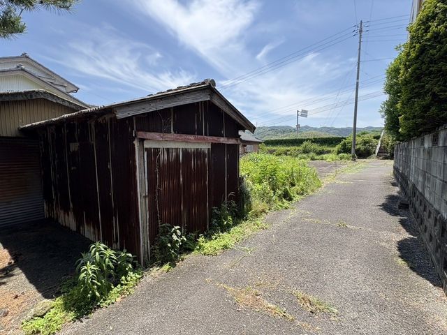 Land with Old House for Sale in Anan City, Tokushima - Thumbnail 4
