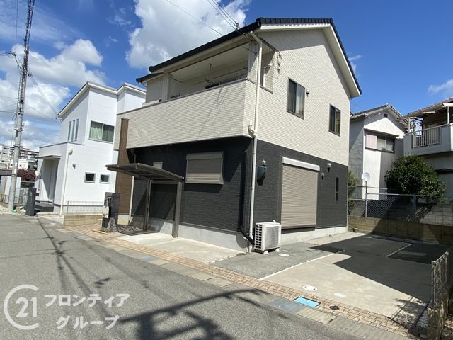 Modern 4SLDK House in Akashi with 5 Parking Spaces - Thumbnail 2