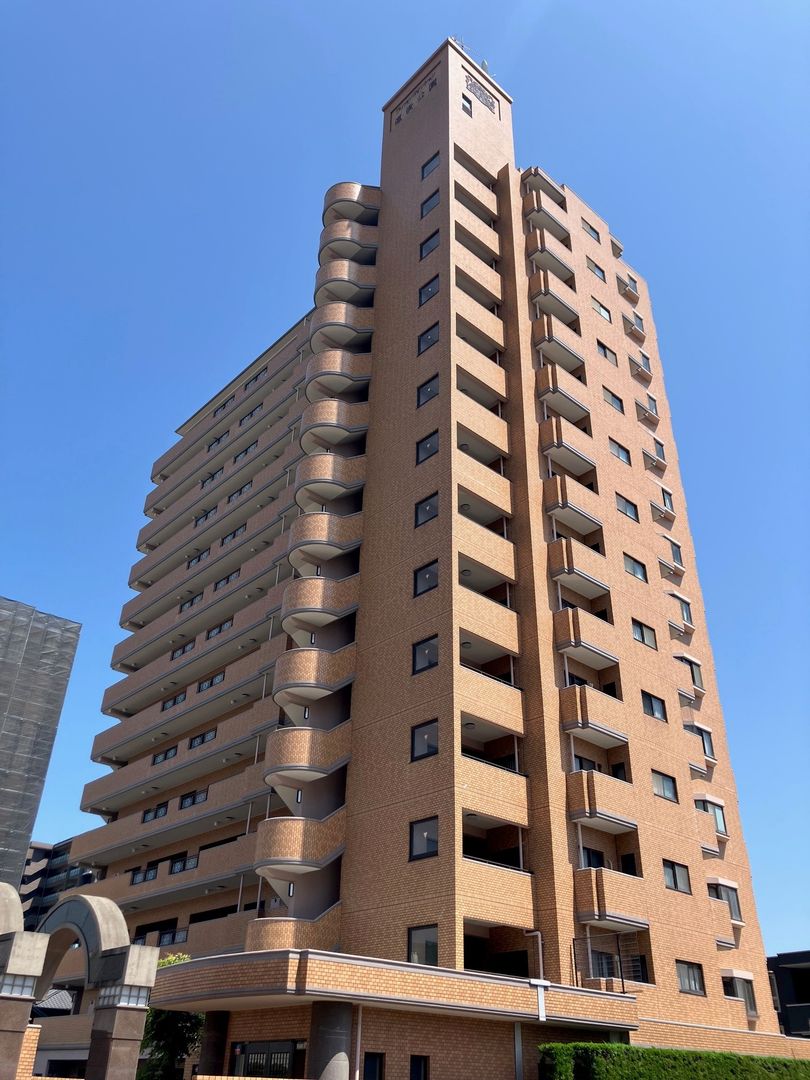 Lions Mansion Dogo Park 10F Apartment for Sale in Matsuyama - Thumbnail 2