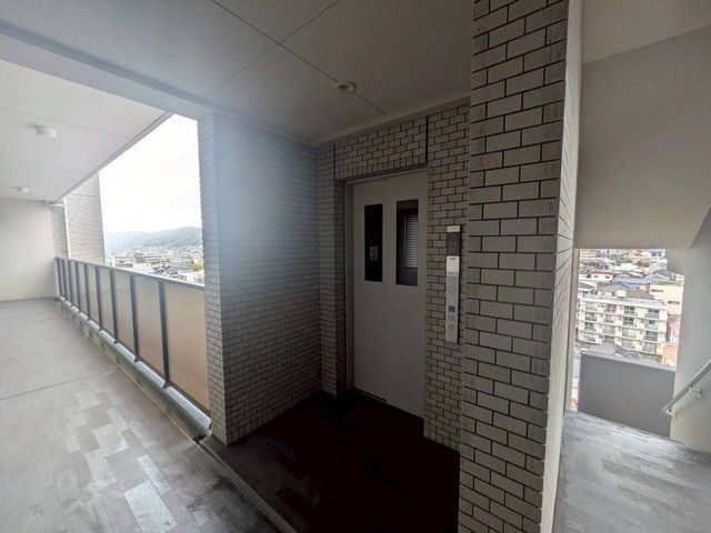 Modern 2LDK Apartment for Sale in Shunan City, Yamaguchi - Thumbnail 2