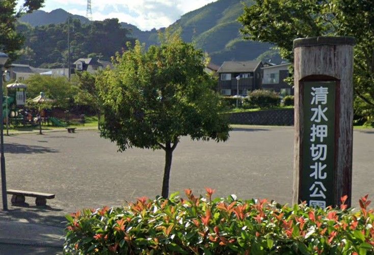 Modern 4LDK House for Sale in Shimizu, Shizuoka - No Flood Damage - Thumbnail 2