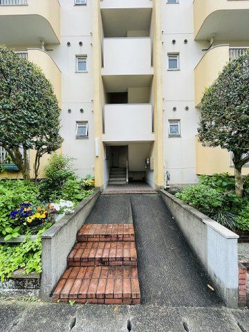 Renovated 3LDK Apartment in Kobase, Fukuoka - Thumbnail 2