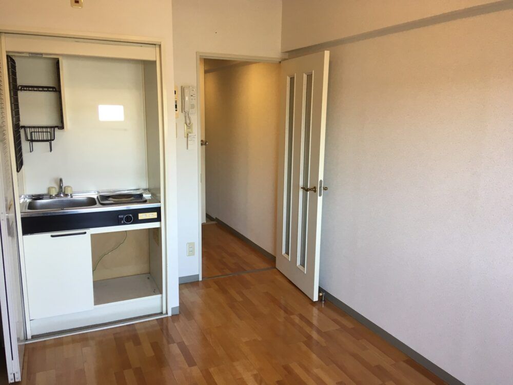 1K Apartment for Sale in Fukuyama, Hiroshima - 14.53m2 - Thumbnail 3