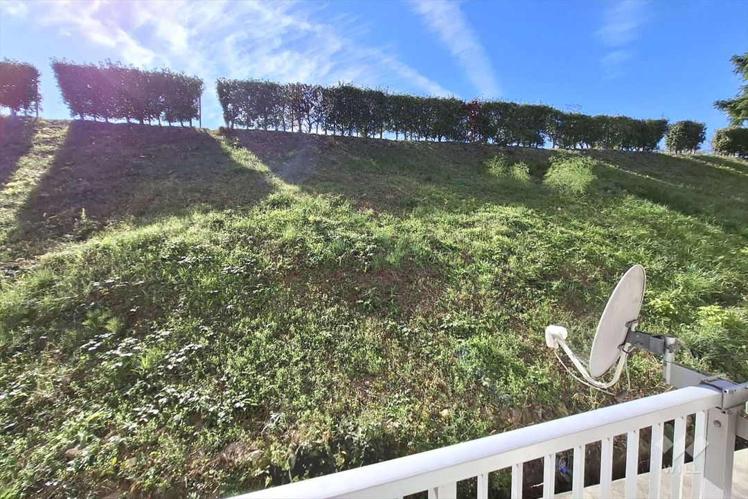 Ogino Mansion 3LDK Apartment for Sale in Itami - Thumbnail 2