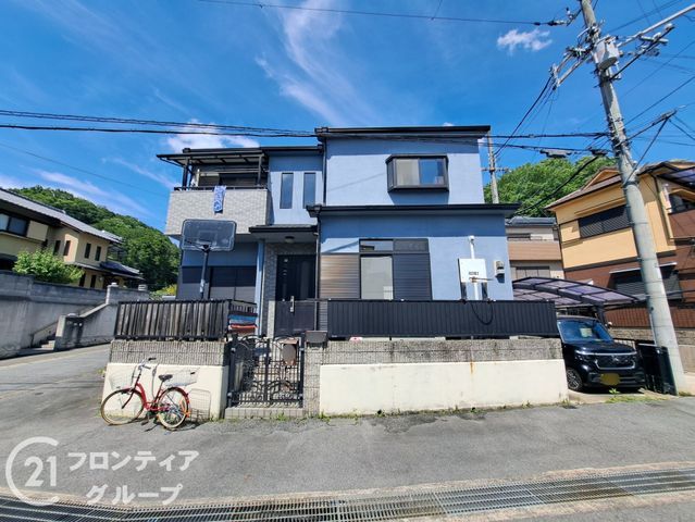 4LDK House for Sale in Ikoma City, Nara Prefecture - Thumbnail 3