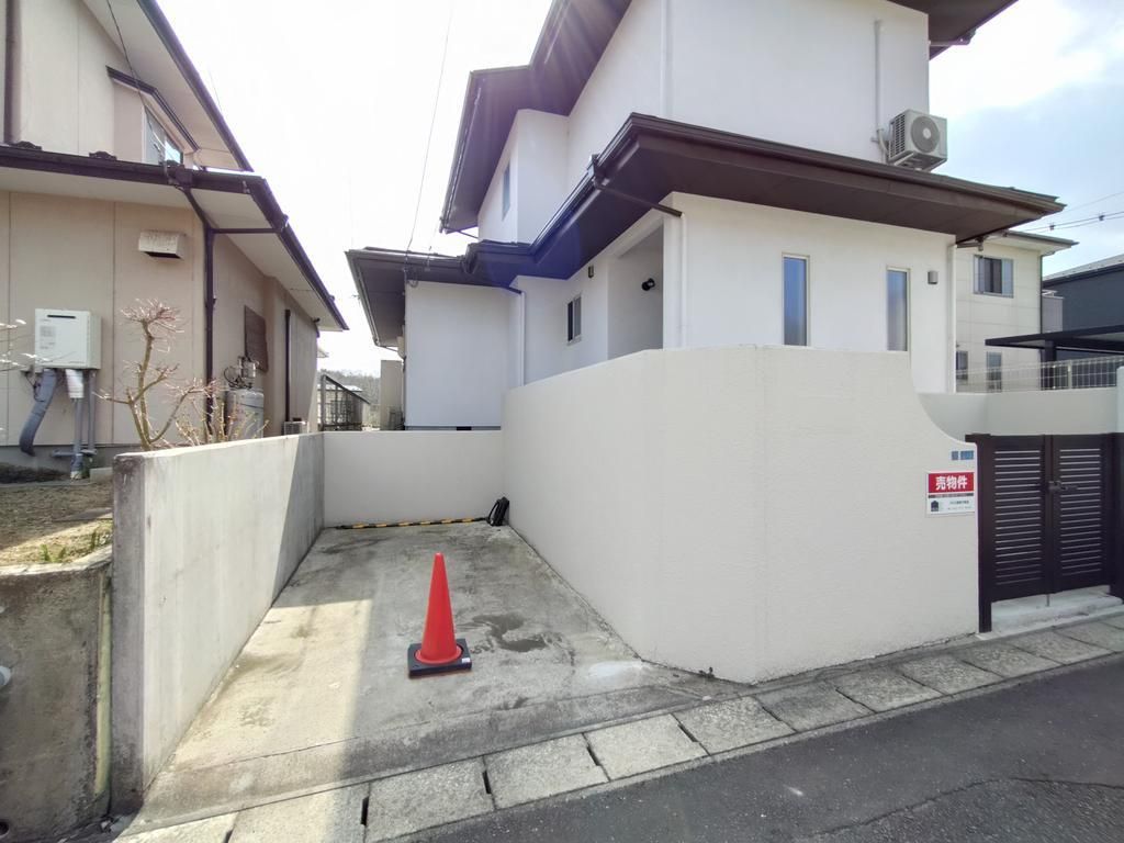 Renovated 3LDK house in Tomiya with natural materials - Thumbnail 4