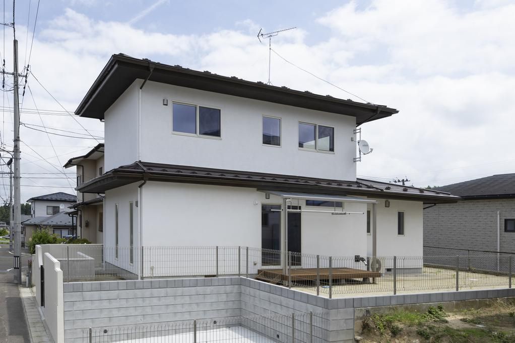 Renovated 3LDK house in Tomiya with natural materials - Thumbnail 2