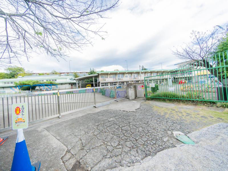 Modern 4LDK House Near Futamatagawa Station in Yokohama - Thumbnail 3