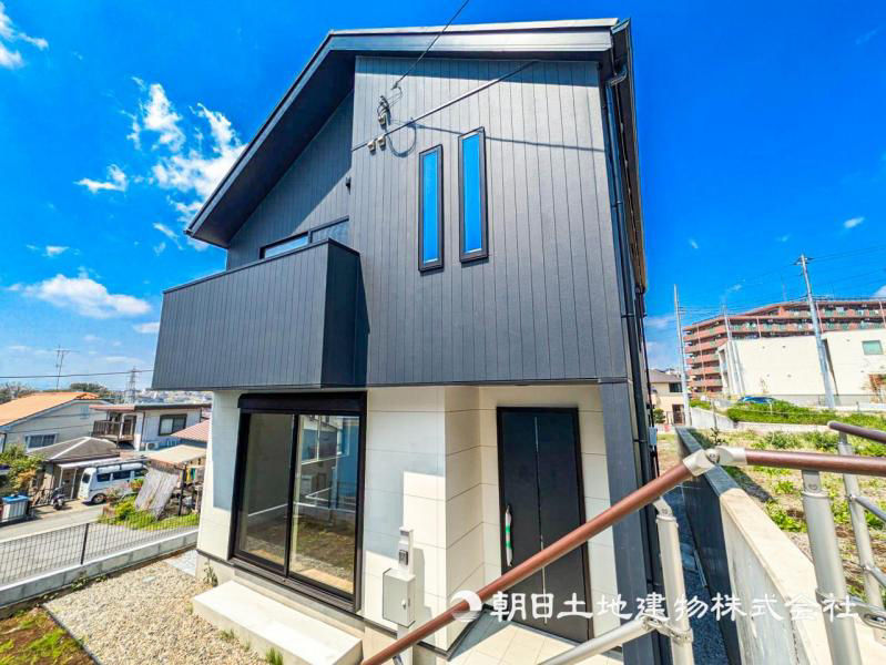 Modern 4LDK House Near Futamatagawa Station in Yokohama - Thumbnail 2