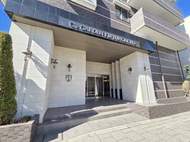 Fully Renovated 2LDK Apartment Near Kiryu Station, Gunma - Thumbnail 2