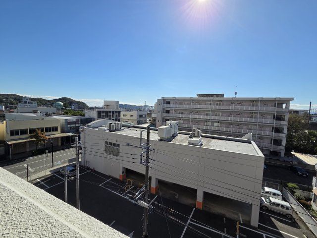 Fully Renovated 2LDK Apartment Near Kiryu Station, Gunma - Thumbnail 3