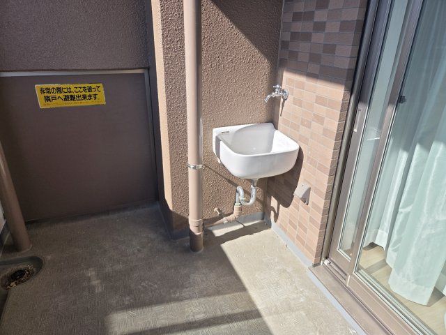 Fully Renovated 2LDK Apartment Near Kiryu Station, Gunma - Thumbnail 4