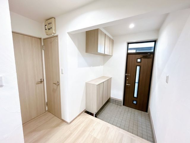 Renovated 4LDK House on Corner Lot in Minami-ku, Hokkaido - Thumbnail 2