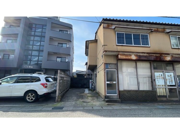 Land for Sale in Kanazawa's Historic Yokoyama-cho District - Thumbnail 3