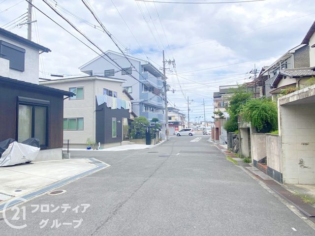 4LDK House for Sale in Hirakata City, Osaka - Thumbnail 2