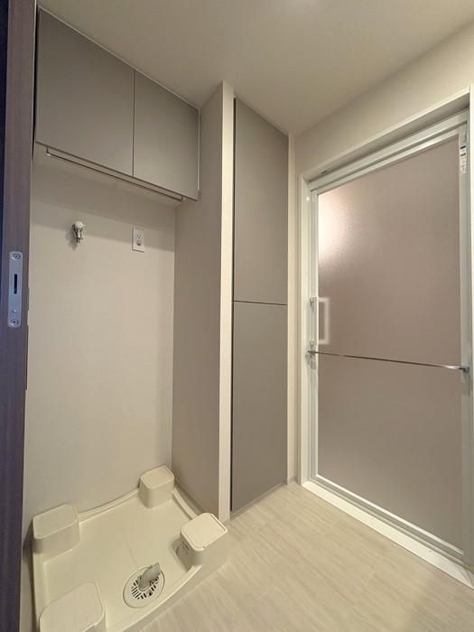 2LDK Apartment for Sale in Central Matsuyama with Top-Floor Views - Thumbnail 4