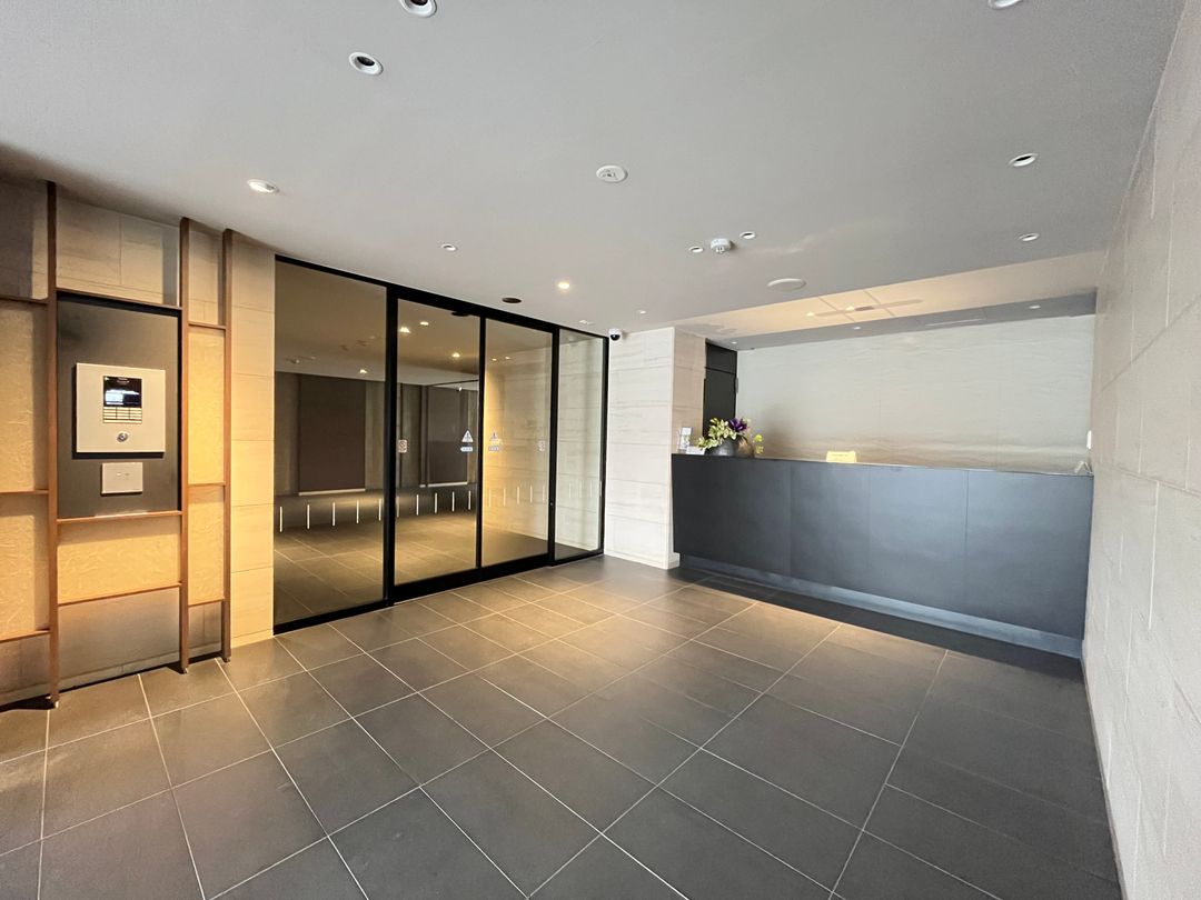 2LDK Top-Floor Apartment for Sale in Takamatsu, Kagawa - Thumbnail 4