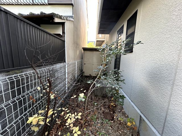 Land for Sale in Sakyo Ward, Kyoto - 178.57 sqm Corner Plot - Thumbnail 3