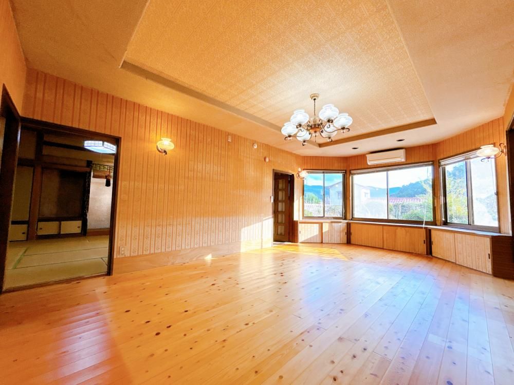 Renovated 4SLDK House in Sasebo, Nagasaki with 20-Tatami Living - Thumbnail 4