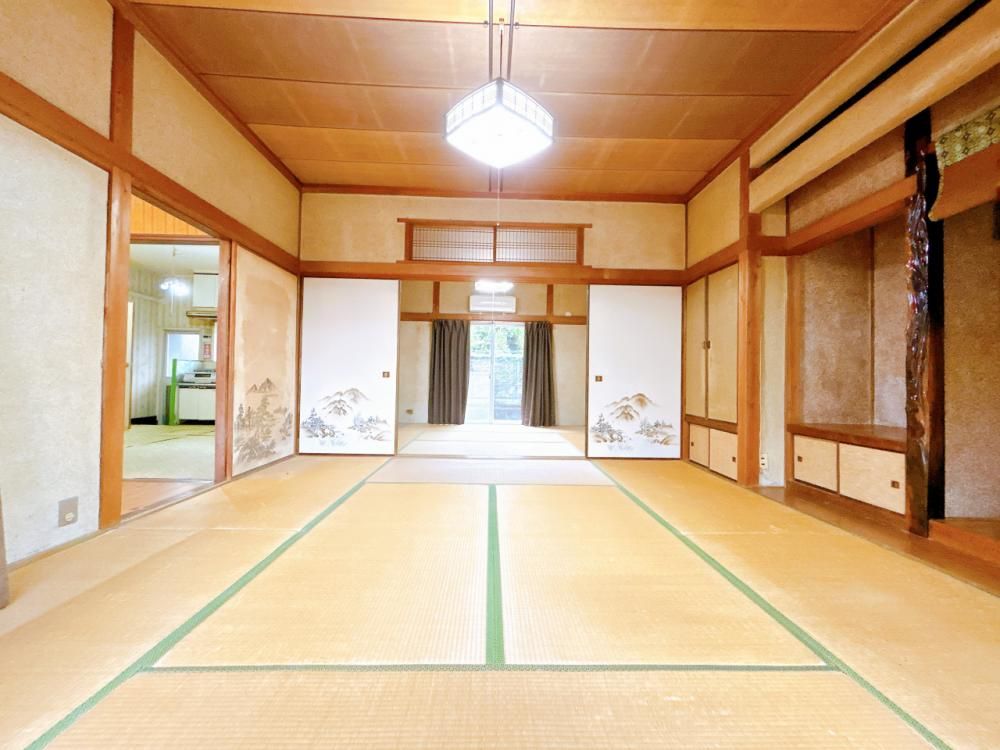 Renovated 4SLDK House in Sasebo, Nagasaki with 20-Tatami Living - Thumbnail 3
