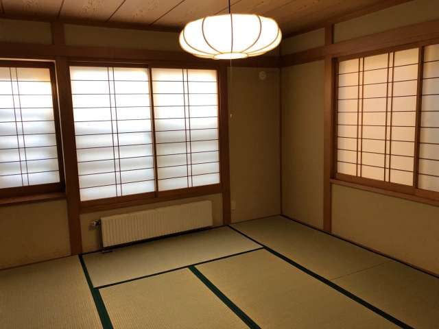 8SLDK Two-Generation Home with Rental Income in Aomori - Thumbnail 4