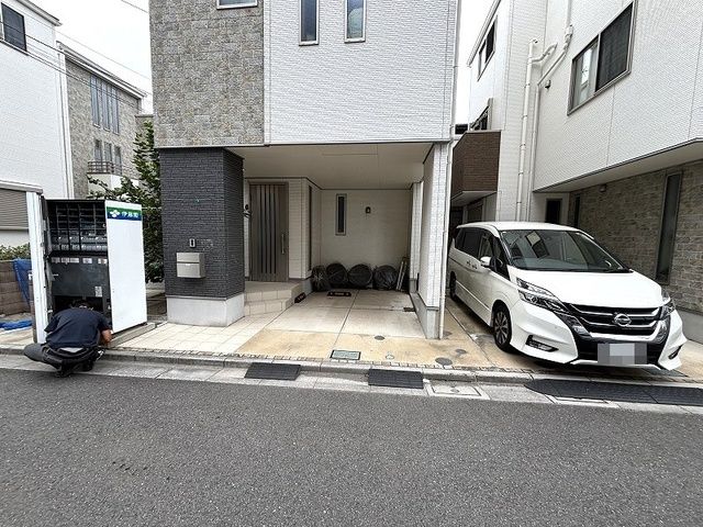 4LDK Family Home with Built-In Garage in Kawaguchi - Thumbnail 3