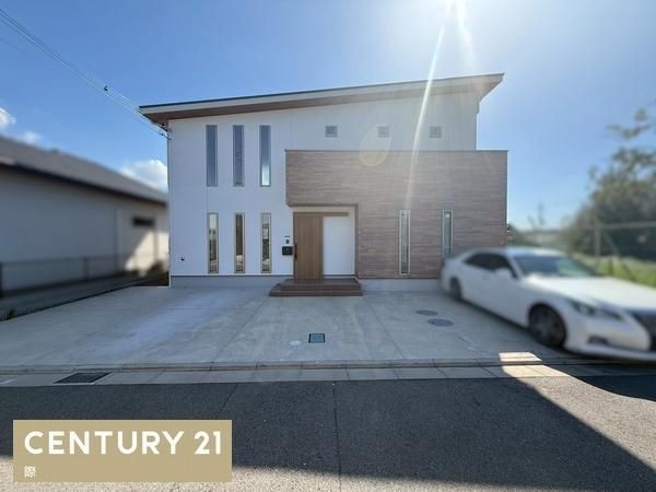 Modern 3SLDK Designer Home with Solar & Battery in Wakayama - Main Image