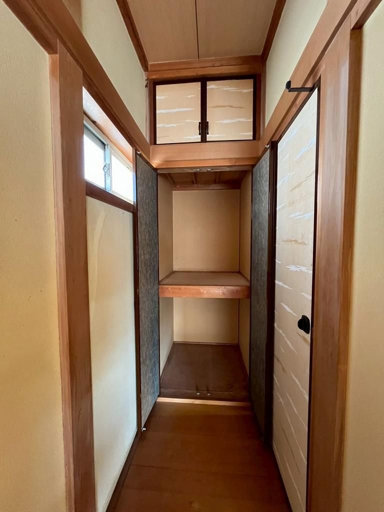 1DK House for Sale in Oshima, Koto City, Tokyo - Thumbnail 4