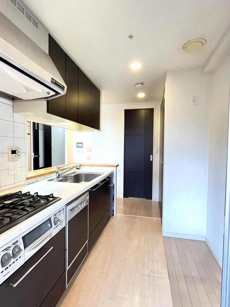 3LDK Apartment in Hirano Ward with Wide Balcony - Thumbnail 4