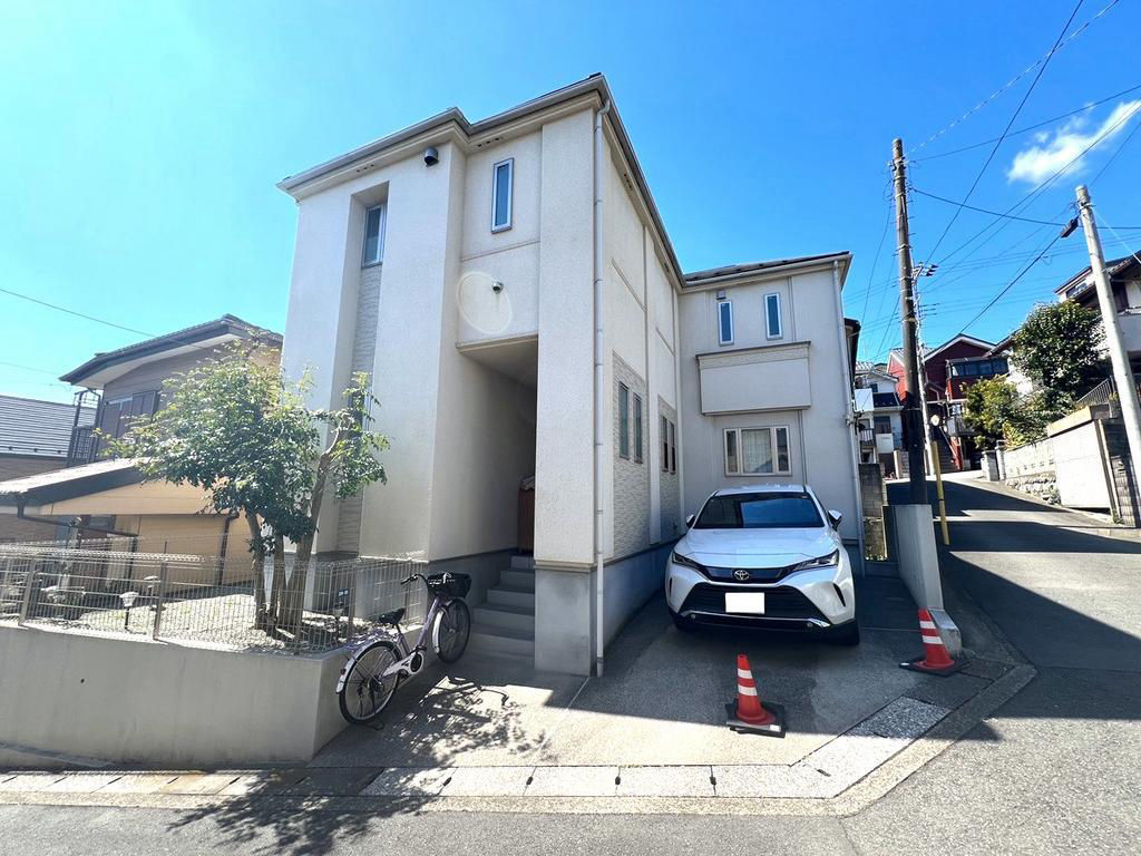 Modern 4LDK house in Yokohama with spacious layout - Thumbnail 3