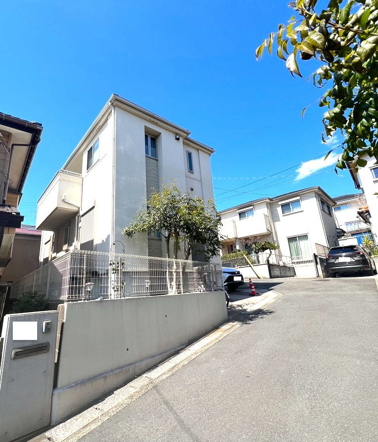 Modern 4LDK house in Yokohama with spacious layout - Thumbnail 4