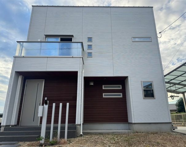 3SLDK Detached House with 4-Car Parking in Sanyo-Onoda, Yamaguchi - Thumbnail 2